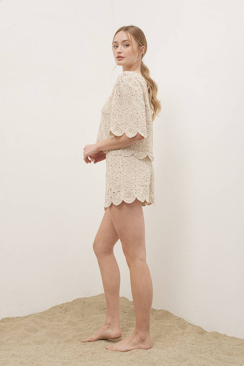 CROCHET LACE TOP WITH SCALLOP HEM