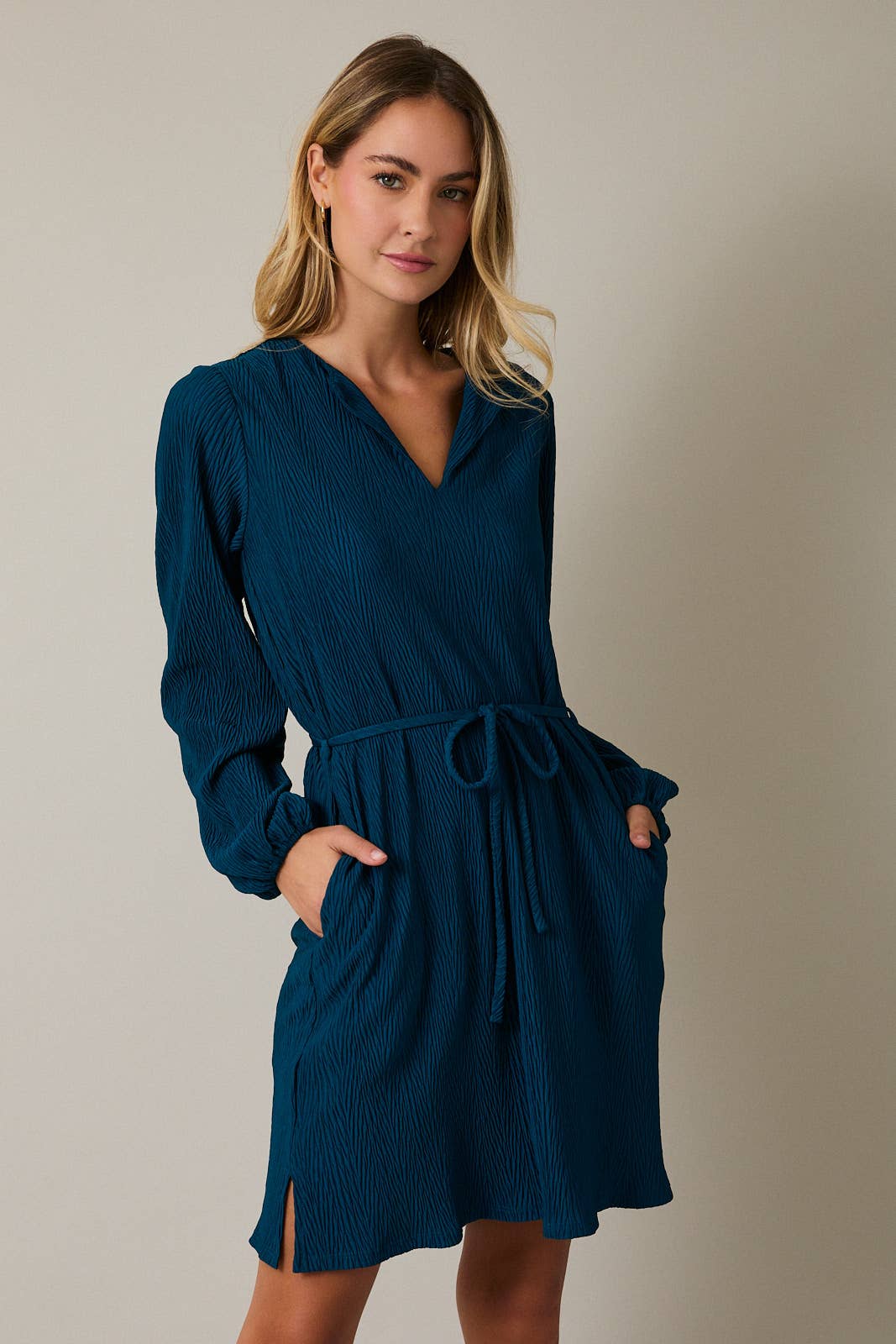 NOTCH NECK LONG SLEEVE WAIST TIE MINI DRESS