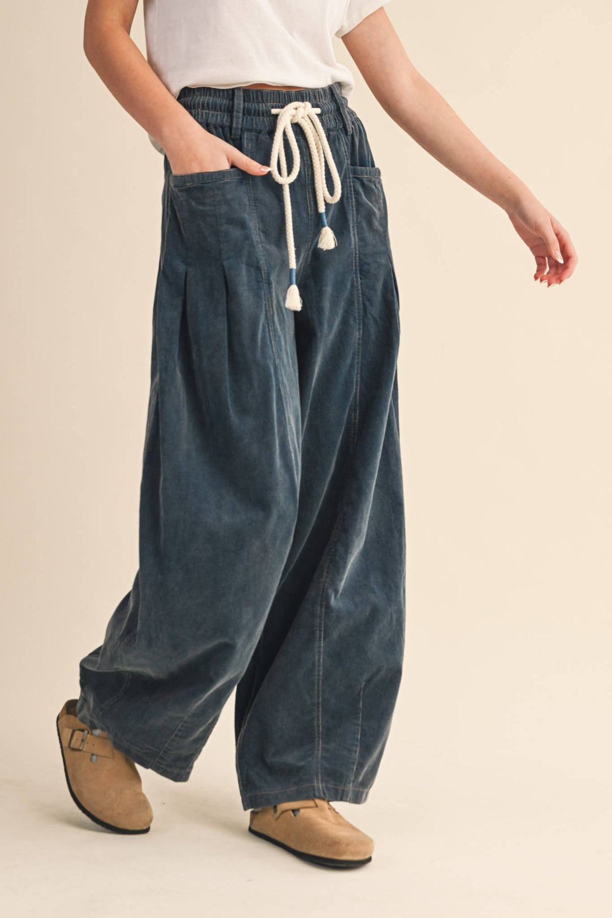 Washed Corduroy Pleated Barrel Pants