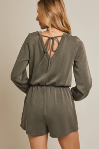 ROUND NECK LONG SLEEVE BACK TIE ROMPER