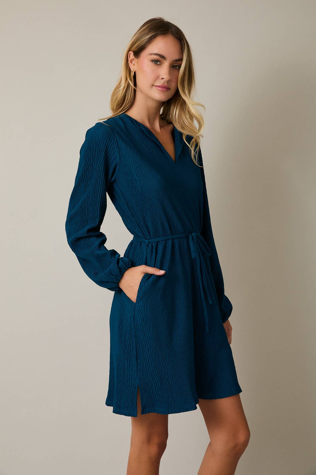 NOTCH NECK LONG SLEEVE WAIST TIE MINI DRESS