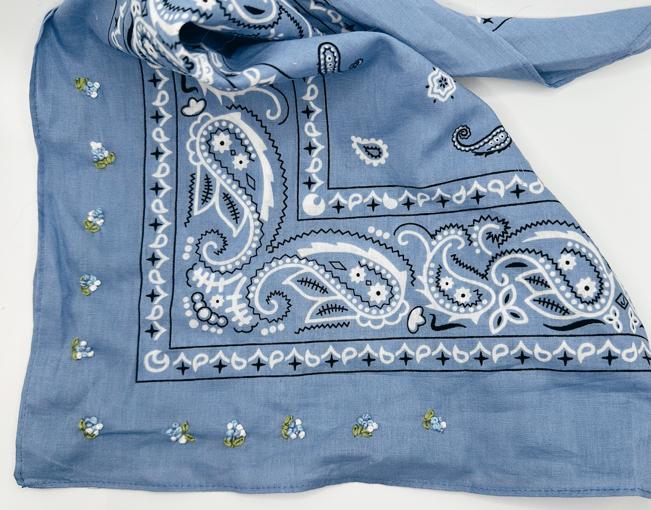 Mini bouquet bandana - soft blue