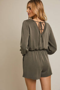 ROUND NECK LONG SLEEVE BACK TIE ROMPER