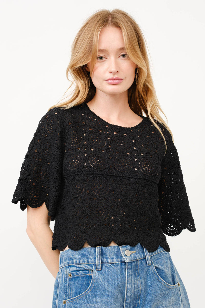 CROCHET LACE TOP WITH SCALLOP HEM