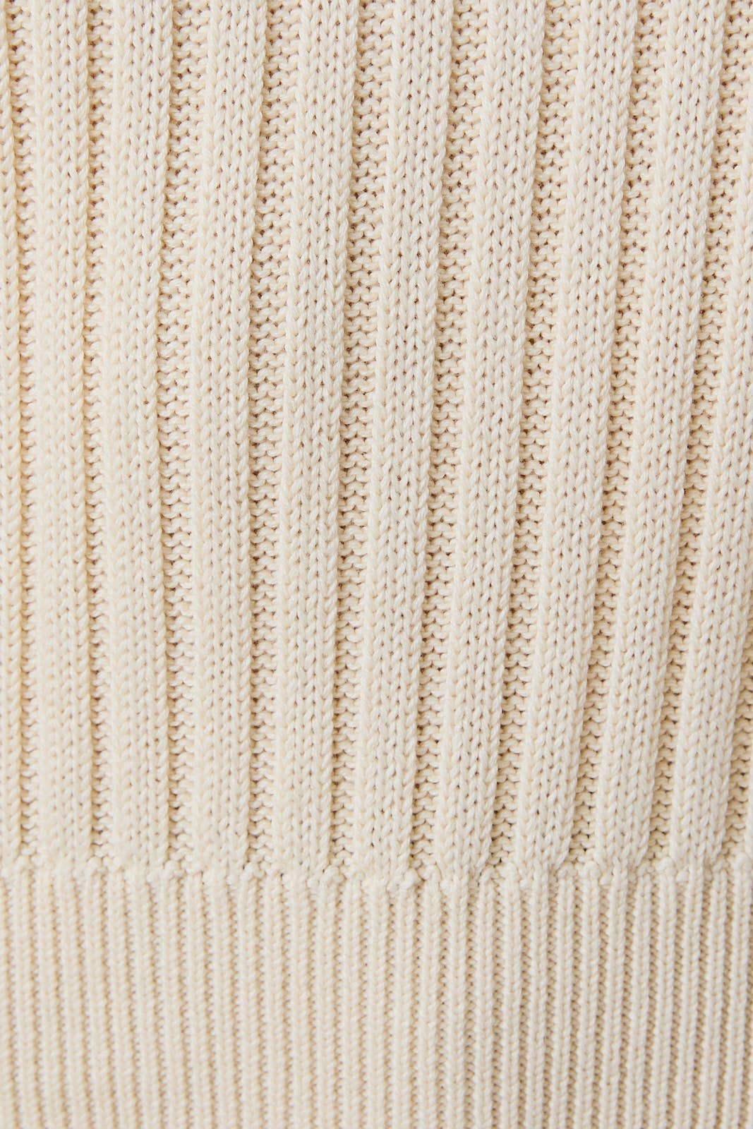 Round Neck Puff Short Sleeve Cable Sweater