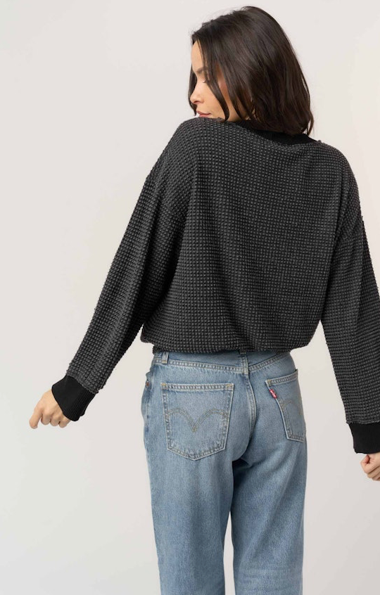 The JUSTINA BRUSHED THERMAL V-NECK PULLOVER