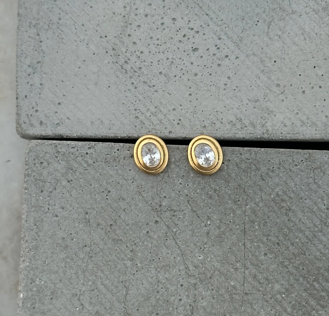 Penelope Studs