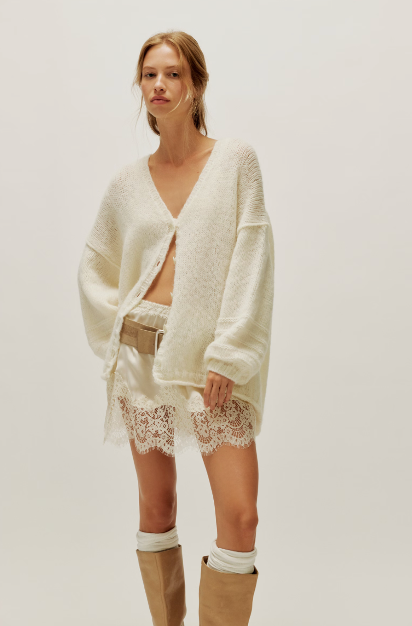Free People Meet In The Middle