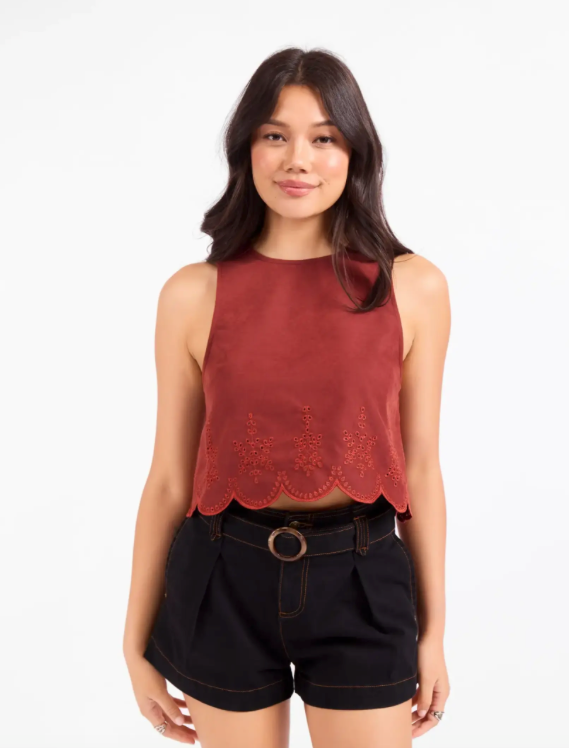 Sadie & Sage Tea Garden Scallop Hem Top