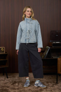 WASHED DENIM QUILTED FRONT TIE PUFFER JACKET