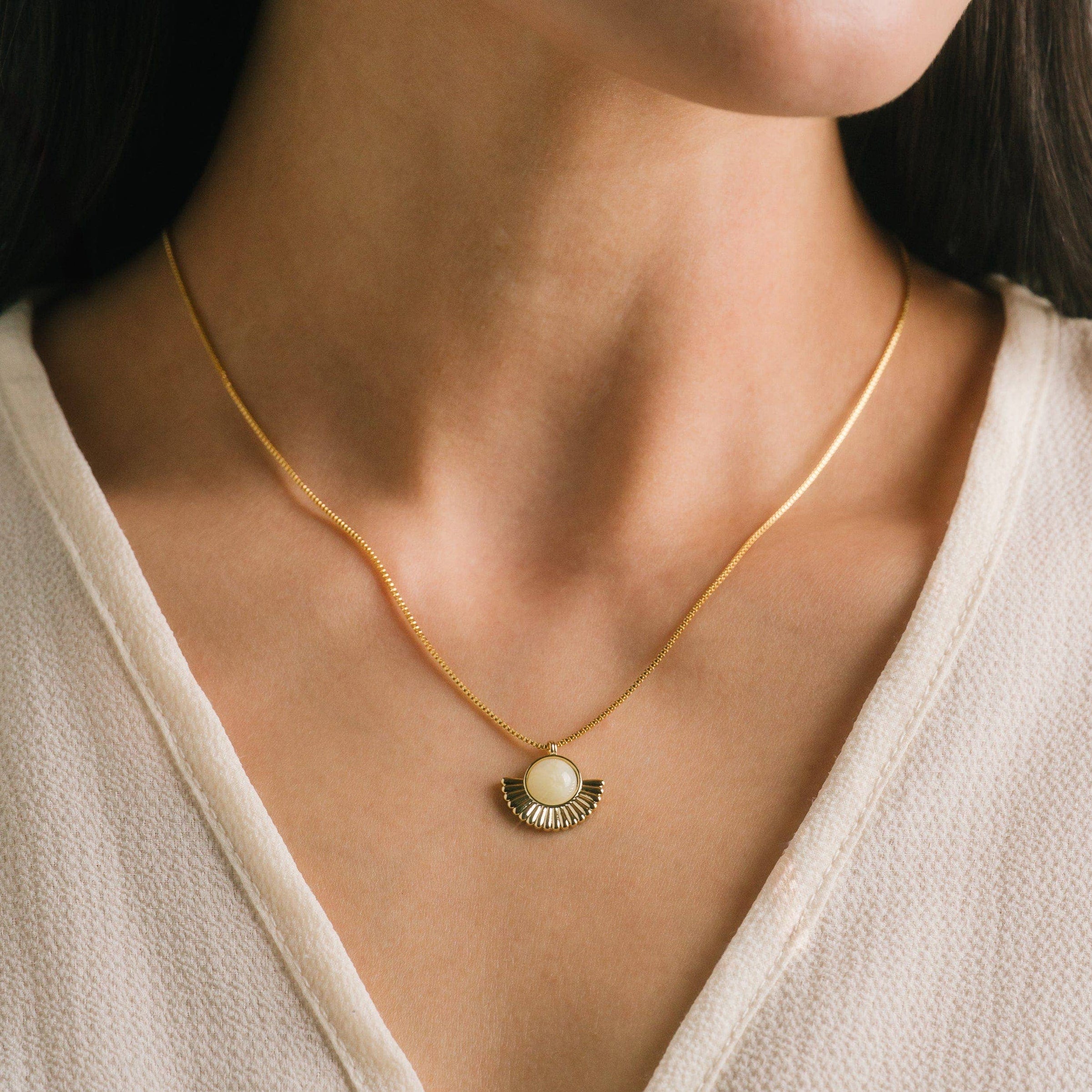 Moonpetal Pendant Necklace | Homaica Stone | Gold-Plated