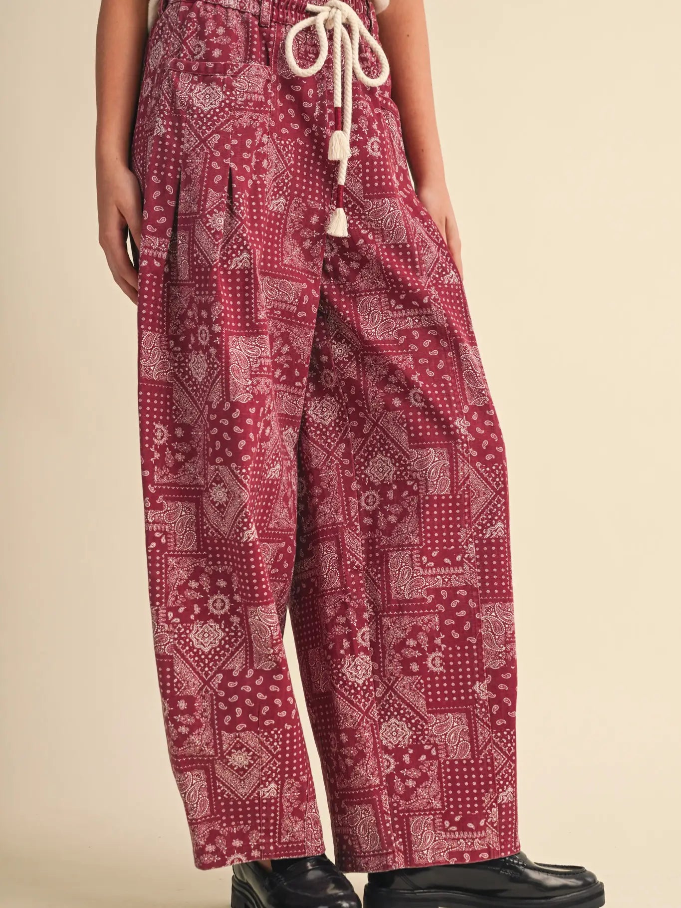 Bandana Print Pleated Barrel Pants