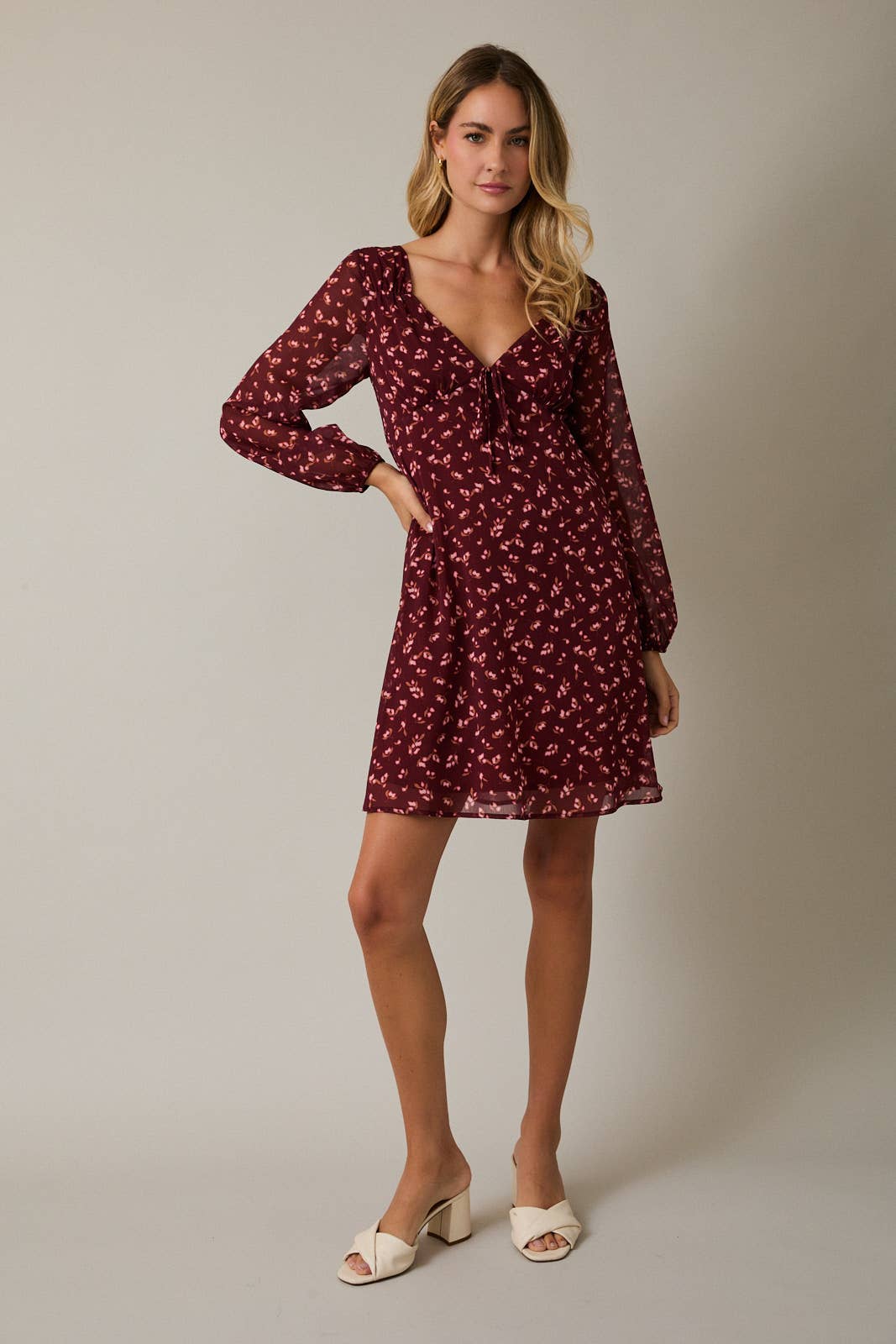 V-NECK LONG SLEEVE BACK SMOCKING FLORAL MINI DRESS